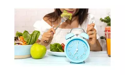 Winter Dinner Time Shift: Eat by 7pm to Boost Mood & Metabolism