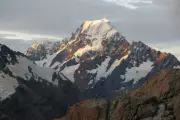 2 Climbers Die in Aoraki Mount Cook Fall, 2 Rescued in NZ Alps
