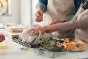 3 Turkey Mistakes to Avoid for a Safe Thanksgiving Feast