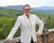 Alan Carr's Celebrity Traitors Victory: How He Masterminded the Win