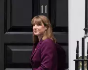 AstraZeneca Share Stamp Duty Axed: Chancellor Rachel Reeves Bows to Financial Reality