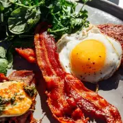 Chef's Oven Method for Perfect Crispy Bacon Without a Frying Pan