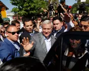 Chile Election: Far-Right Kast Leads First Round with Trump-Style Pledge