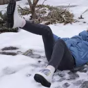 Clear Icy Paths for 65p with This Baking Soda Winter Hack