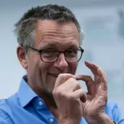 Dr Michael Mosley's Red Wine Advice: Lower Cholesterol & Blood Pressure