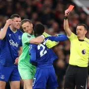 Everton's Gueye sent off for slapping teammate Keane in Man Utd win