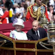 Farage's Putin Praise Sparks Row as Starmer Demands Reform-Russia Probe