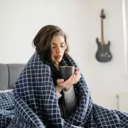 Free Winter Hack: Keep Your Bedroom Warmer Without Turning On Heating