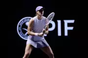 Iga Świątek Storms Into WTA Finals Semis With Dominant Victory Over Anisimova