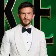 Jonathan Bailey's Heartfelt Tribute to Nicole Scherzinger After Historic Olivier Awards Win