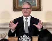 Keir Starmer Faces Leadership Crisis Amid Downing Street Briefings