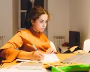 Lecturers Turn to AI as Funding Cuts Cripple University Teaching