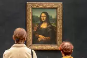 Louvre hikes ticket prices to £28 for UK visitors after £10m heist