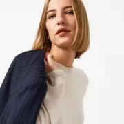 Luxury Cashmere Gloves Hit Supermarket Shelves for Just £10 in Unbeatable Winter Deal