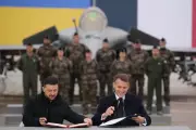 Macron Predicts Ukraine Peace Deal in 2026 After 100 French Fighter Jet Sale