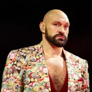 Mike Tyson Urges Tyson Fury to Make Boxing Comeback in 2026