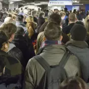 Person Killed by Train at Green Park Station, Victoria Line Suspended