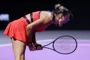 Sabalenka Storms Back to Defeat Gauff in Thrilling WTA Finals Clash