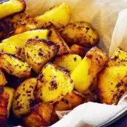 Secret to Perfect Crispy Roast Potatoes Revealed by Chef
