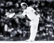 Shane Warne Crowned Greatest Ashes Cricketer in Guardian's Top 100