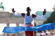 Triumphant Tears and Record Times: New York City Marathon 2025 Crowns New Champions