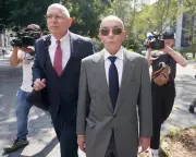 Trump to Pardon UK Billionaire Joe Lewis After Insider Trading Conviction