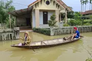 Typhoon Kalmaegi Ravages Vietnam: Deadly Floods and Landslides Claim Lives