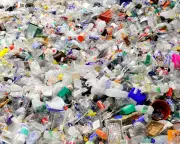 UK Could Create 5,400 Jobs by Halting Plastic Waste Exports