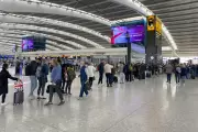UK Net Migration Plummets to 204,000, Lowest Level Since 2021