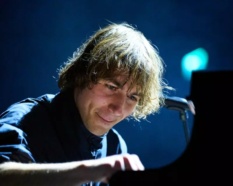 Cameron Winter's Intimate Manchester Show Redefines Solo Performance