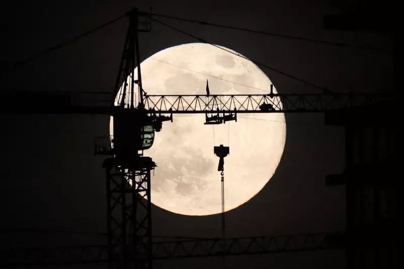 Final 2025 Supermoon: Cold Moon Peaks Tonight at 6:14 PM ET