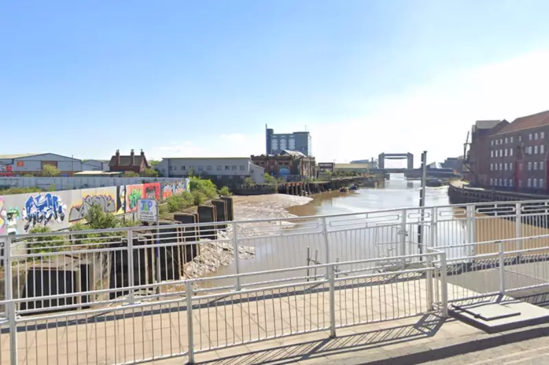 Urgent River Hull Search for Two Men After Police Pursuit in Hull