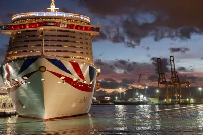 16 Containers Lost at Sea Off Isle of Wight, Cruise Ship Delayed