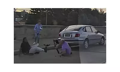 Bondi Beach Shooting: Two Heroes Pictured Trying to Disarm Gunman