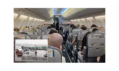 Frontier Flight Chaos: Passengers Told to 'Snitch' on Neighbours Over Foul Find