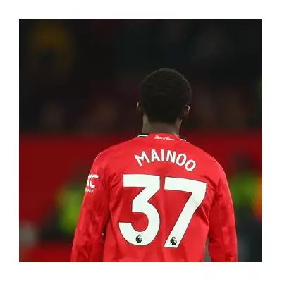 Kobbie Mainoo told he's 'not doing enough' as Man Utd exit links grow