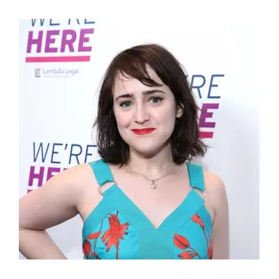 Mara Wilson: From Miracle on 34th Street Child Star to Writer at 38