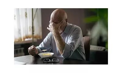 NHS Urges Families to Spot Dementia Signs at Christmas as Cases Rise