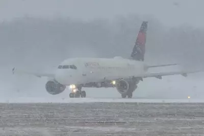 Thousands of Flights Axed as Snowstorm Paralyzes US Northeast Airports