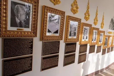 Trump's White House 'Walk of Fame' Adds Partisan Plaques Mocking Biden, Obama