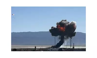 US Air Force Thunderbird F-16C Crashes in California Desert, Pilot Ejects