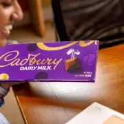 Amazon's 25% Off Cadbury Dairy Milk Bar Beats Tesco's Christmas Price
