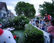 Australia's Christmas Day Weather: Storms, Heatwaves, and a White Christmas