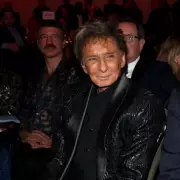 Barry Manilow's 'Pure Luck' Lung Cancer Diagnosis: Early Signs to Know