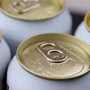 Beer Expert's Top Hacks to Chill Drinks Without Fridge Space This Christmas