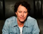 Bernard Fanning Reflects on 20 Years of 'Tea & Sympathy' and Iconic Riffs