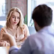 Canadian Woman's UK Dating Dilemma: Is a First-Date Kiss a British Norm?