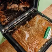 Clean Your Overnight Oven After Christmas With 3 Items, No Scrubbing