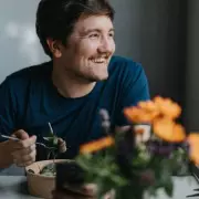 Doctor Warns Warfarin Users Over 'Healthy' Vegetable Risk - 'It Can Interfere'