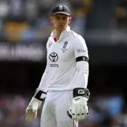 England's Ashes Hopes Dented by Dropped Catch and Erratic Bowling at Gabba